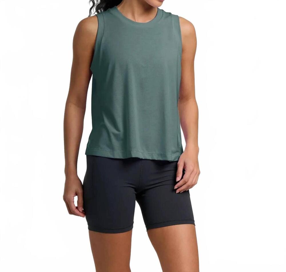 NEW FREE FLY elevate lightweight tank in stormy sea